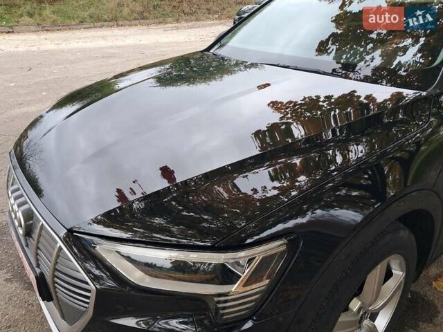 Черный Ауди E-Tron, объемом двигателя 0 л и пробегом 200 тыс. км за 27500 $, фото 7 на Automoto.ua