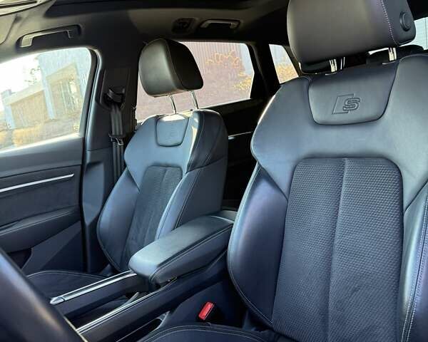 Черный Ауди E-Tron, объемом двигателя 0 л и пробегом 64 тыс. км за 35000 $, фото 8 на Automoto.ua