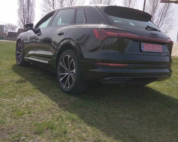 Чорний Ауді E-Tron, об'ємом двигуна 0 л та пробігом 30 тис. км за 40000 $, фото 2 на Automoto.ua