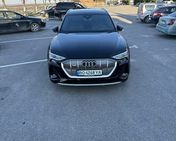 Черный Ауди E-Tron, объемом двигателя 0 л и пробегом 120 тыс. км за 32555 $, фото 13 на Automoto.ua