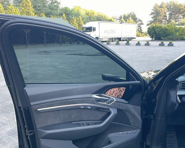 Чорний Ауді E-Tron, об'ємом двигуна 0 л та пробігом 35 тис. км за 40950 $, фото 24 на Automoto.ua