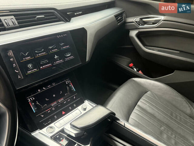 Черный Ауди E-Tron, объемом двигателя 0 л и пробегом 158 тыс. км за 26900 $, фото 47 на Automoto.ua