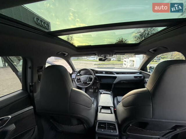 Черный Ауди E-Tron, объемом двигателя 0 л и пробегом 71 тыс. км за 38470 $, фото 28 на Automoto.ua