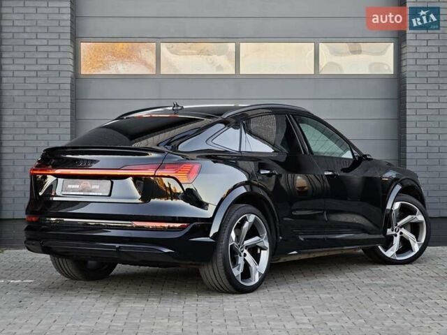 Чорний Ауді E-Tron, об'ємом двигуна 0 л та пробігом 34 тис. км за 49499 $, фото 3 на Automoto.ua