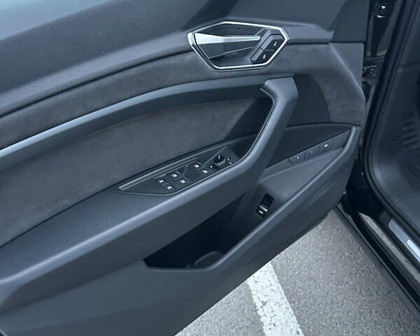 Черный Ауди E-Tron, объемом двигателя 0 л и пробегом 118 тыс. км за 28900 $, фото 36 на Automoto.ua