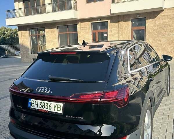 Черный Ауди E-Tron, объемом двигателя 0 л и пробегом 30 тыс. км за 41000 $, фото 2 на Automoto.ua