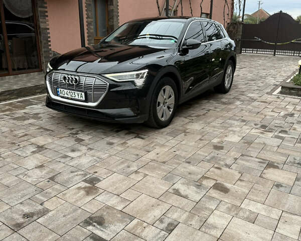 Черный Ауди E-Tron, объемом двигателя 0 л и пробегом 158 тыс. км за 26900 $, фото 8 на Automoto.ua