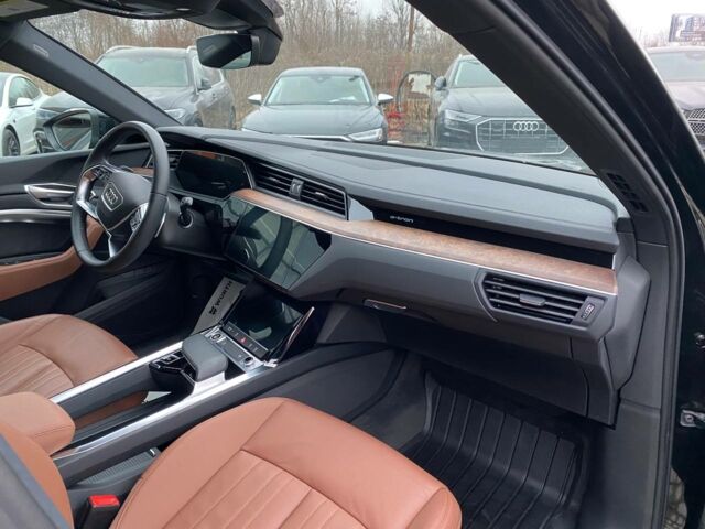 Чорний Ауді E-Tron, об'ємом двигуна 0 л та пробігом 38 тис. км за 33900 $, фото 8 на Automoto.ua