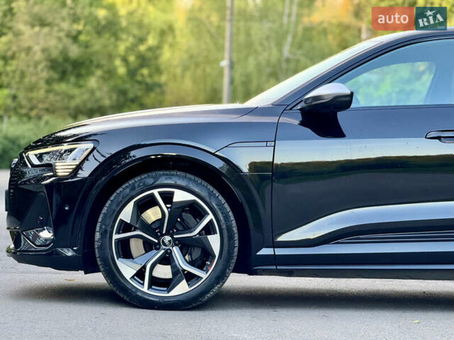 Чорний Ауді E-Tron, об'ємом двигуна 0 л та пробігом 79 тис. км за 44200 $, фото 6 на Automoto.ua