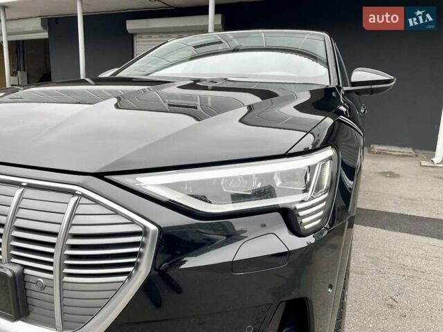 Черный Ауди E-Tron, объемом двигателя 0 л и пробегом 66 тыс. км за 41900 $, фото 4 на Automoto.ua