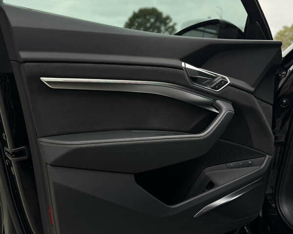 Черный Ауди E-Tron, объемом двигателя 0 л и пробегом 63 тыс. км за 44999 $, фото 19 на Automoto.ua