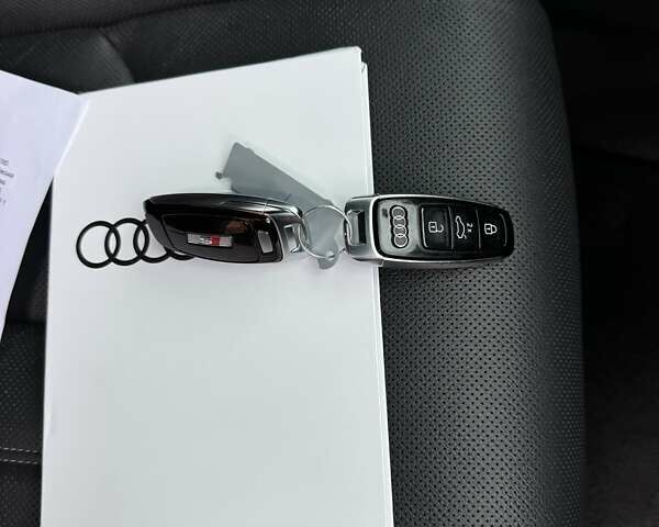 Чорний Ауді E-Tron, об'ємом двигуна 0 л та пробігом 58 тис. км за 42999 $, фото 92 на Automoto.ua