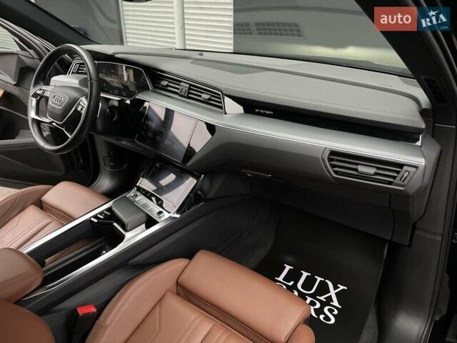 Черный Ауди E-Tron, объемом двигателя 0 л и пробегом 66 тыс. км за 41900 $, фото 53 на Automoto.ua