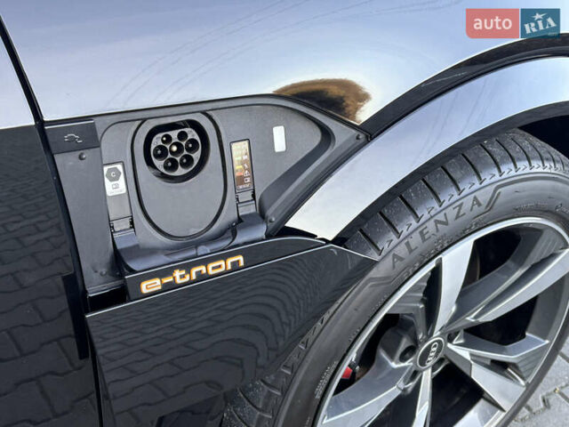 Чорний Ауді E-Tron, об'ємом двигуна 0 л та пробігом 95 тис. км за 36599 $, фото 78 на Automoto.ua