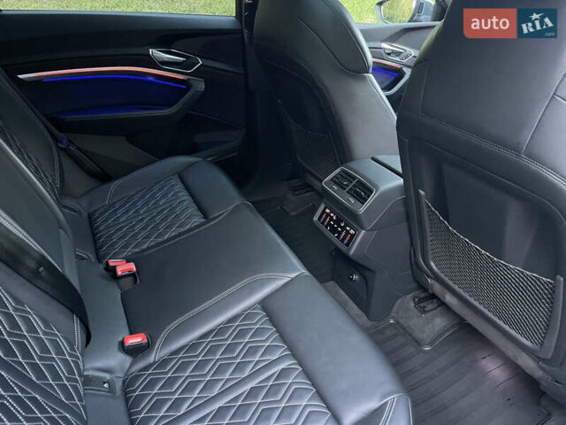 Чорний Ауді E-Tron, об'ємом двигуна 0 л та пробігом 79 тис. км за 44200 $, фото 35 на Automoto.ua
