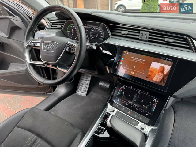 Черный Ауди E-Tron, объемом двигателя 0 л и пробегом 57 тыс. км за 29700 $, фото 32 на Automoto.ua