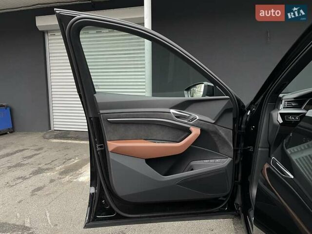 Черный Ауди E-Tron, объемом двигателя 0 л и пробегом 66 тыс. км за 41900 $, фото 39 на Automoto.ua