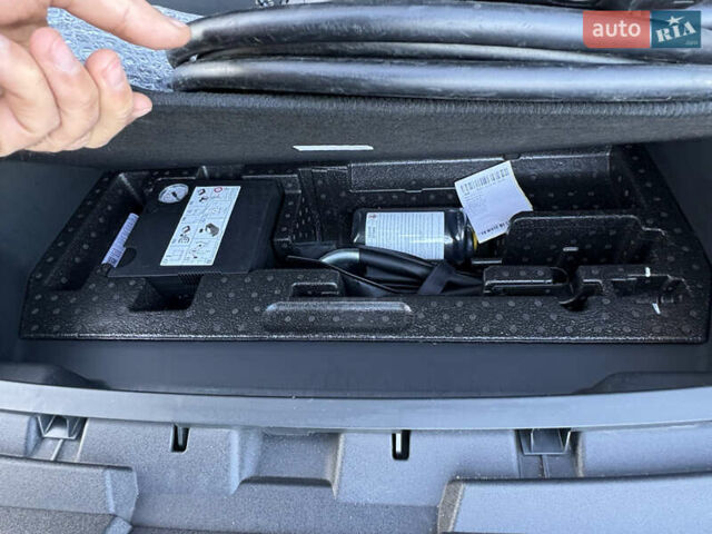 Чорний Ауді E-Tron, об'ємом двигуна 0 л та пробігом 95 тис. км за 36599 $, фото 85 на Automoto.ua