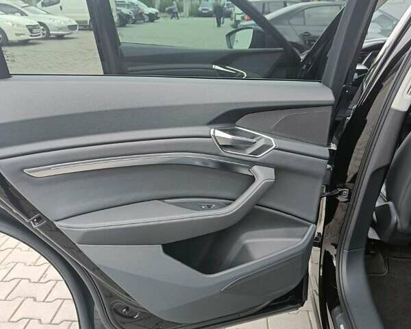 Чорний Ауді E-Tron, об'ємом двигуна 0 л та пробігом 147 тис. км за 29999 $, фото 16 на Automoto.ua