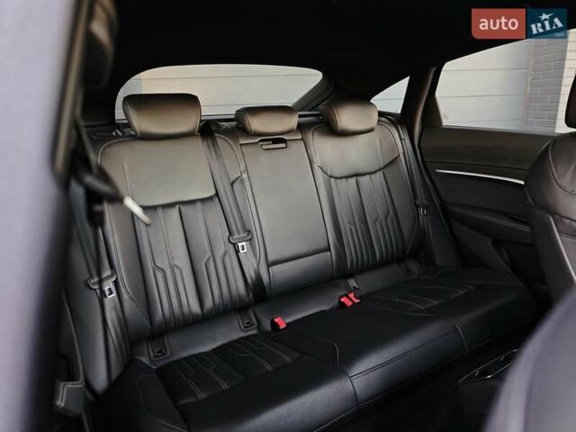 Чорний Ауді E-Tron, об'ємом двигуна 0 л та пробігом 34 тис. км за 49499 $, фото 48 на Automoto.ua