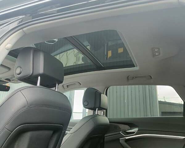 Чорний Ауді E-Tron, об'ємом двигуна 0 л та пробігом 147 тис. км за 29999 $, фото 14 на Automoto.ua