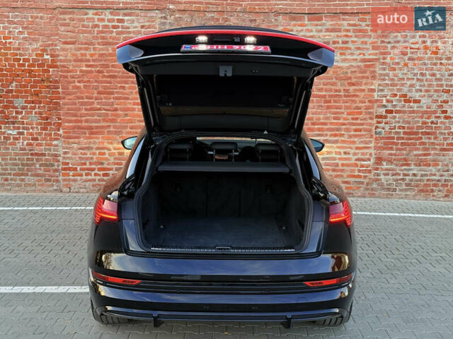 Чорний Ауді E-Tron, об'ємом двигуна 0 л та пробігом 58 тис. км за 41900 $, фото 31 на Automoto.ua