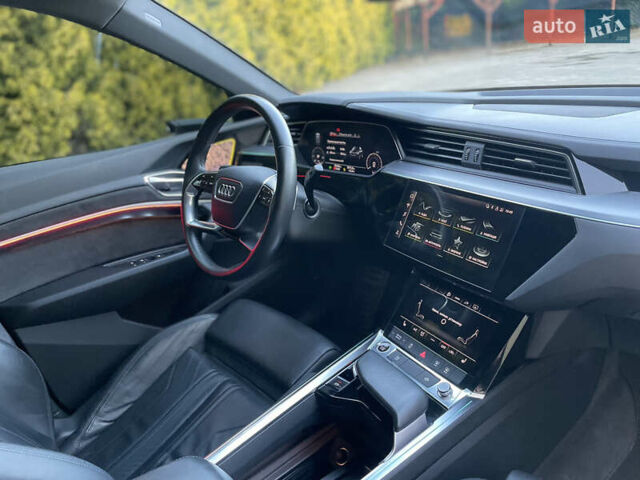 Чорний Ауді E-Tron, об'ємом двигуна 0 л та пробігом 35 тис. км за 40950 $, фото 53 на Automoto.ua