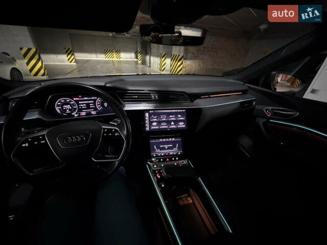 Черный Ауди E-Tron, объемом двигателя 0 л и пробегом 71 тыс. км за 38470 $, фото 54 на Automoto.ua