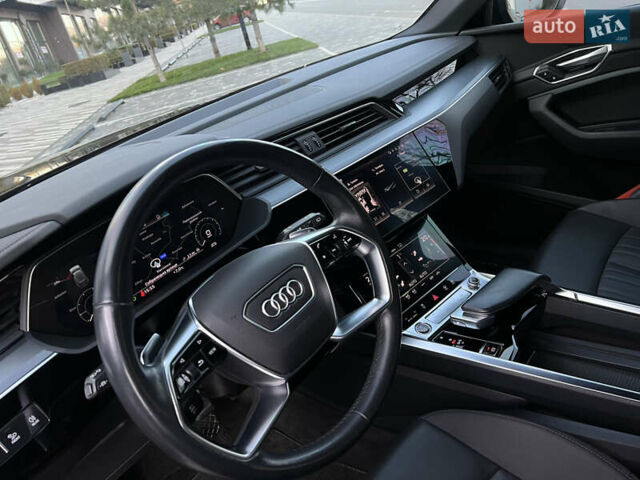 Чорний Ауді E-Tron, об'ємом двигуна 0 л та пробігом 187 тис. км за 23300 $, фото 48 на Automoto.ua