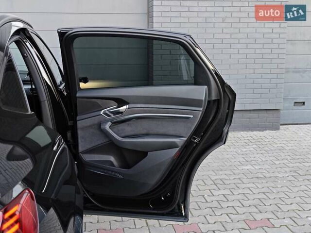 Чорний Ауді E-Tron, об'ємом двигуна 0 л та пробігом 34 тис. км за 49499 $, фото 49 на Automoto.ua