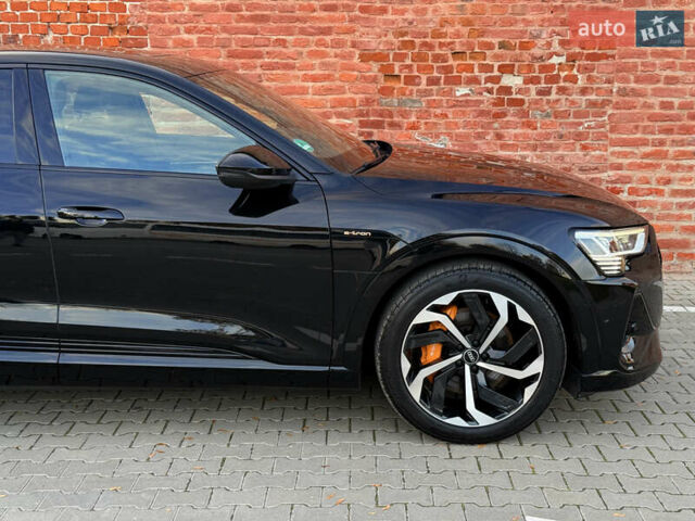Чорний Ауді E-Tron, об'ємом двигуна 0 л та пробігом 58 тис. км за 41900 $, фото 21 на Automoto.ua