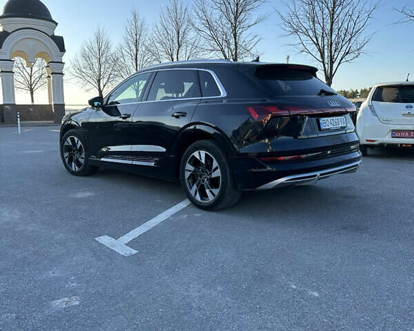 Черный Ауди E-Tron, объемом двигателя 0 л и пробегом 120 тыс. км за 32555 $, фото 4 на Automoto.ua