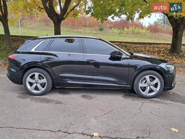 Черный Ауди E-Tron, объемом двигателя 0 л и пробегом 200 тыс. км за 27500 $, фото 1 на Automoto.ua