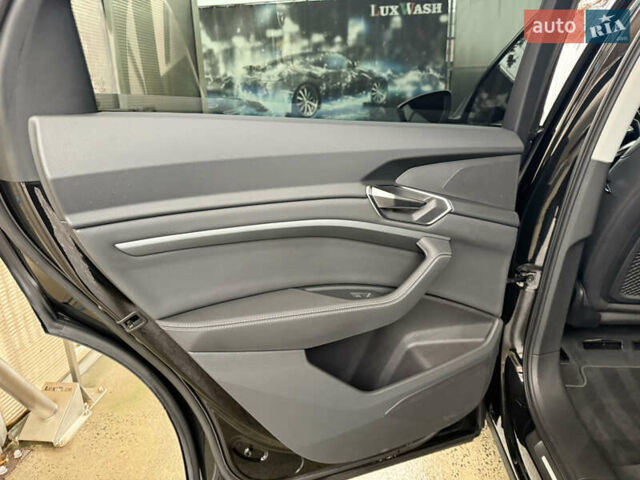 Черный Ауди E-Tron, объемом двигателя 0 л и пробегом 150 тыс. км за 27500 $, фото 28 на Automoto.ua