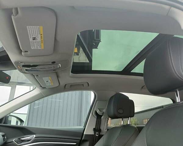 Черный Ауди E-Tron, объемом двигателя 0 л и пробегом 147 тыс. км за 29999 $, фото 16 на Automoto.ua