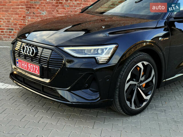 Чорний Ауді E-Tron, об'ємом двигуна 0 л та пробігом 58 тис. км за 39999 $, фото 3 на Automoto.ua