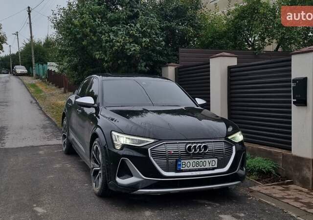 Чорний Ауді E-Tron, об'ємом двигуна 0 л та пробігом 80 тис. км за 40950 $, фото 4 на Automoto.ua