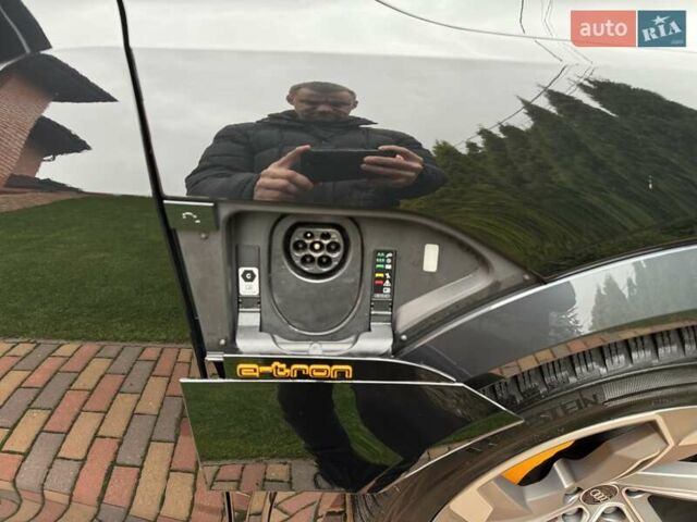 Чорний Ауді E-Tron, об'ємом двигуна 0 л та пробігом 58 тис. км за 42999 $, фото 25 на Automoto.ua