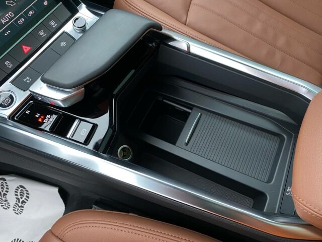 Чорний Ауді E-Tron, об'ємом двигуна 0 л та пробігом 38 тис. км за 33900 $, фото 17 на Automoto.ua