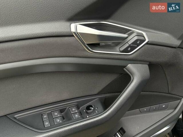 Чорний Ауді E-Tron, об'ємом двигуна 0 л та пробігом 99 тис. км за 29000 $, фото 35 на Automoto.ua