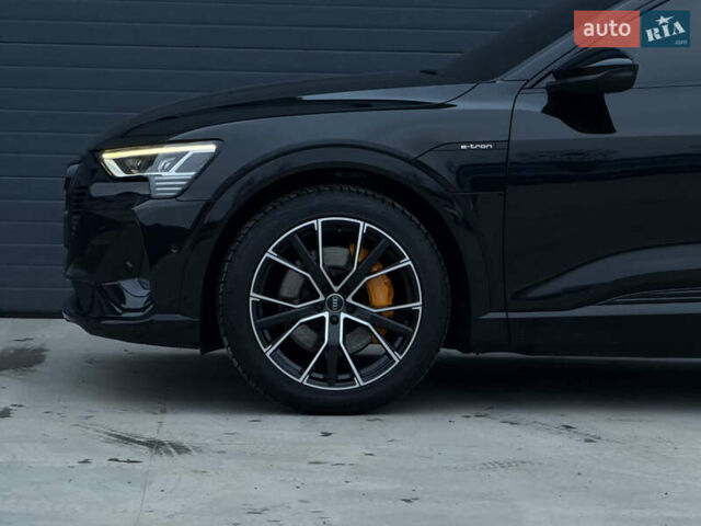 Чорний Ауді E-Tron, об'ємом двигуна 0 л та пробігом 84 тис. км за 36000 $, фото 19 на Automoto.ua