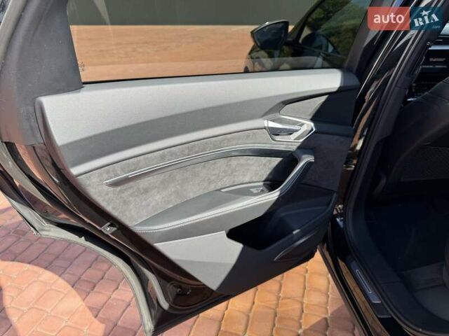 Черный Ауди E-Tron, объемом двигателя 0 л и пробегом 127 тыс. км за 37900 $, фото 16 на Automoto.ua
