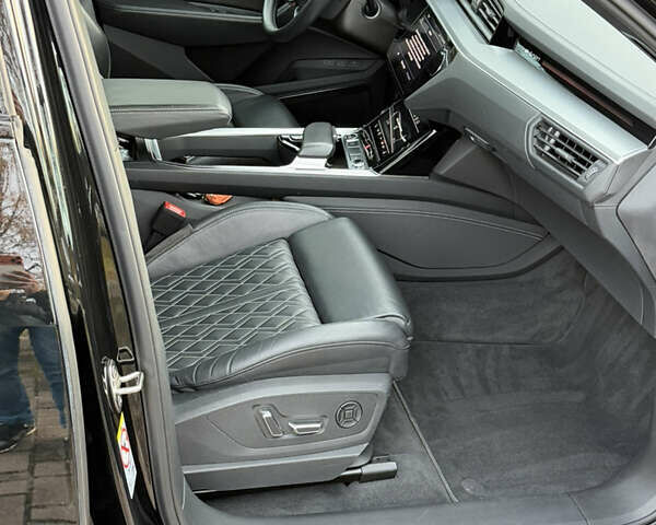 Черный Ауди E-Tron, объемом двигателя 0 л и пробегом 71 тыс. км за 38470 $, фото 24 на Automoto.ua