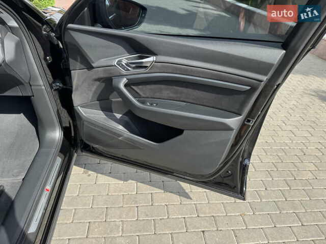 Черный Ауди E-Tron, объемом двигателя 0 л и пробегом 57 тыс. км за 29700 $, фото 23 на Automoto.ua