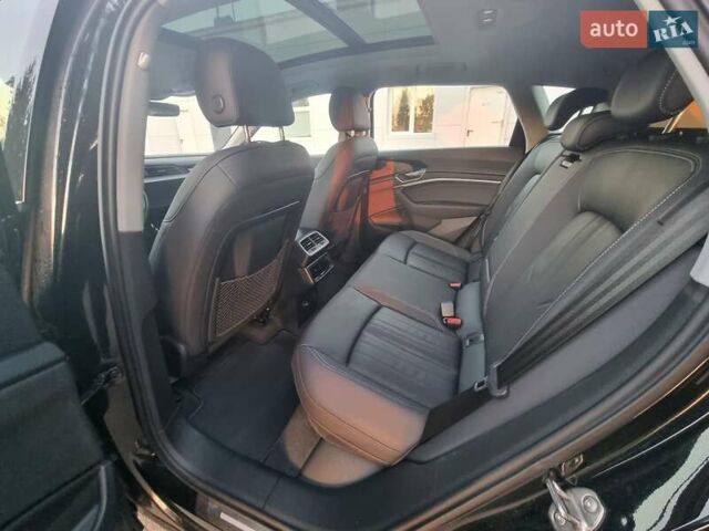 Черный Ауди E-Tron, объемом двигателя 0 л и пробегом 70 тыс. км за 32500 $, фото 29 на Automoto.ua