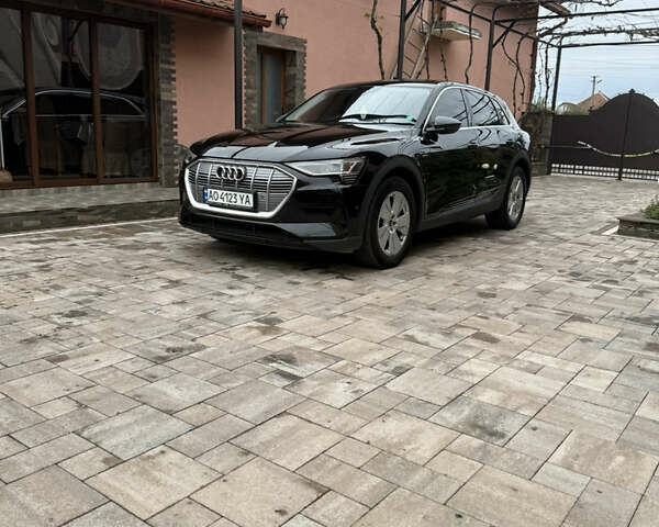 Черный Ауди E-Tron, объемом двигателя 0 л и пробегом 158 тыс. км за 26900 $, фото 6 на Automoto.ua
