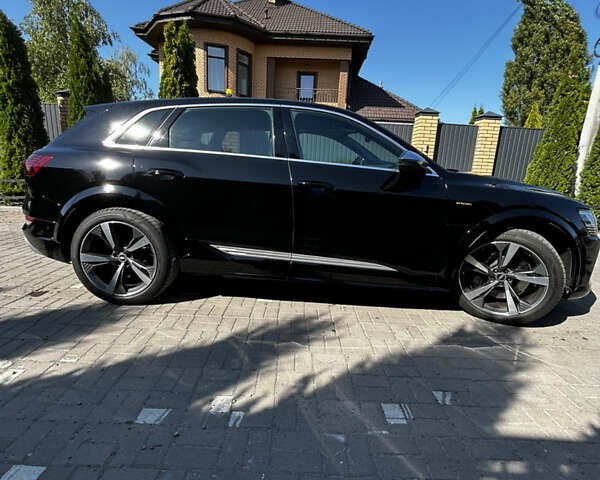 Черный Ауди E-Tron, объемом двигателя 0 л и пробегом 95 тыс. км за 39900 $, фото 13 на Automoto.ua