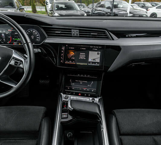 Ауди E-Tron 2021 в Львове на Automoto.ua Черный Ауди E-Tron, объемом двигателя 0 л и пробегом 75 тыс. км за 37900 $, фото 16 на Automoto.ua