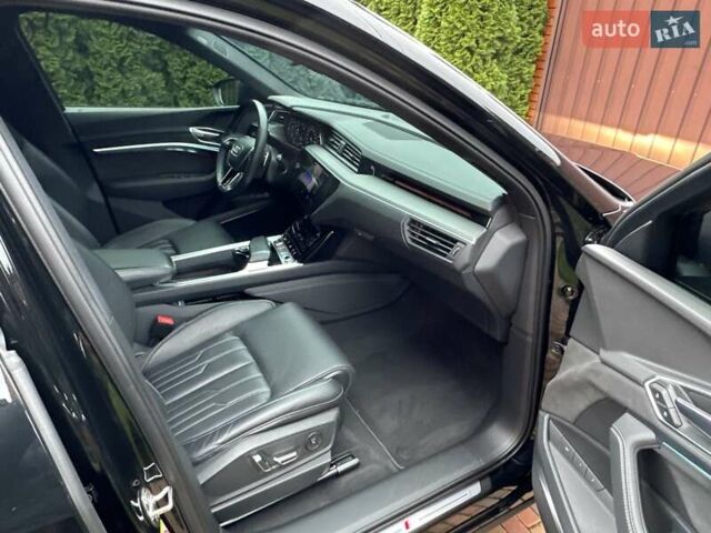 Чорний Ауді E-Tron, об'ємом двигуна 0 л та пробігом 58 тис. км за 42999 $, фото 69 на Automoto.ua