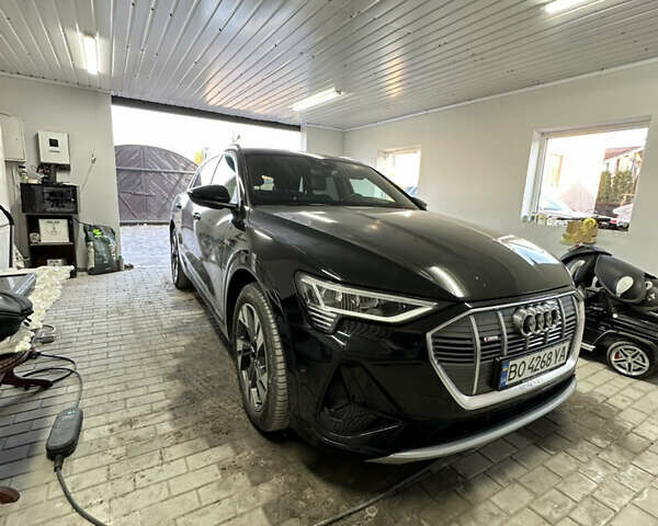 Черный Ауди E-Tron, объемом двигателя 0 л и пробегом 120 тыс. км за 32555 $, фото 49 на Automoto.ua